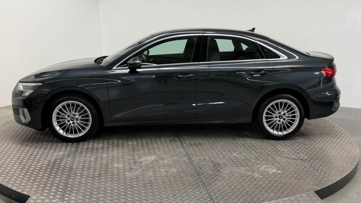30 TFSI Business edition benzine automaat camera parkeersensoren carplay led