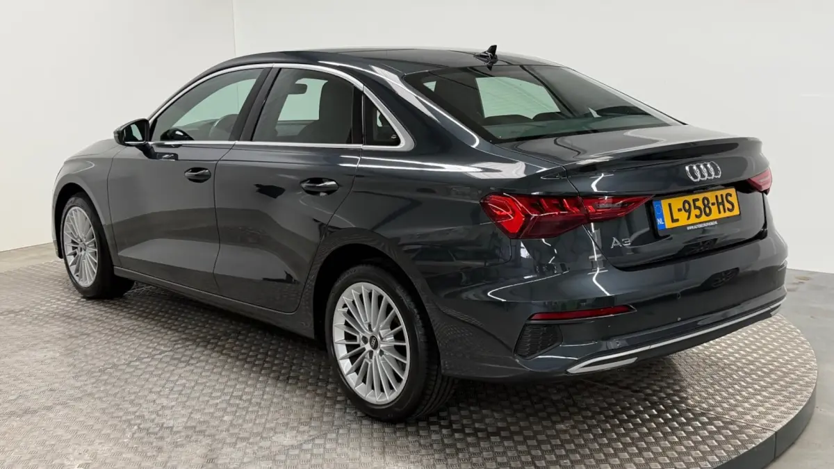 30 TFSI Business edition benzine automaat camera parkeersensoren carplay led