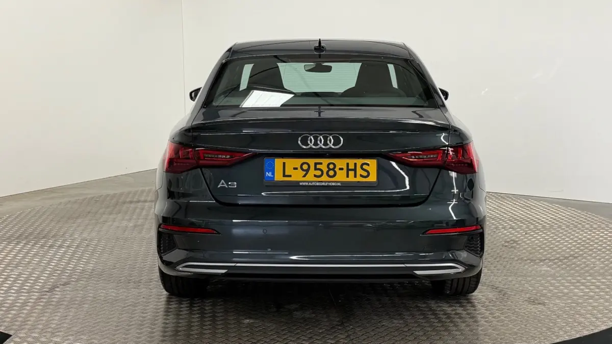 30 TFSI Business edition benzine automaat camera parkeersensoren carplay led