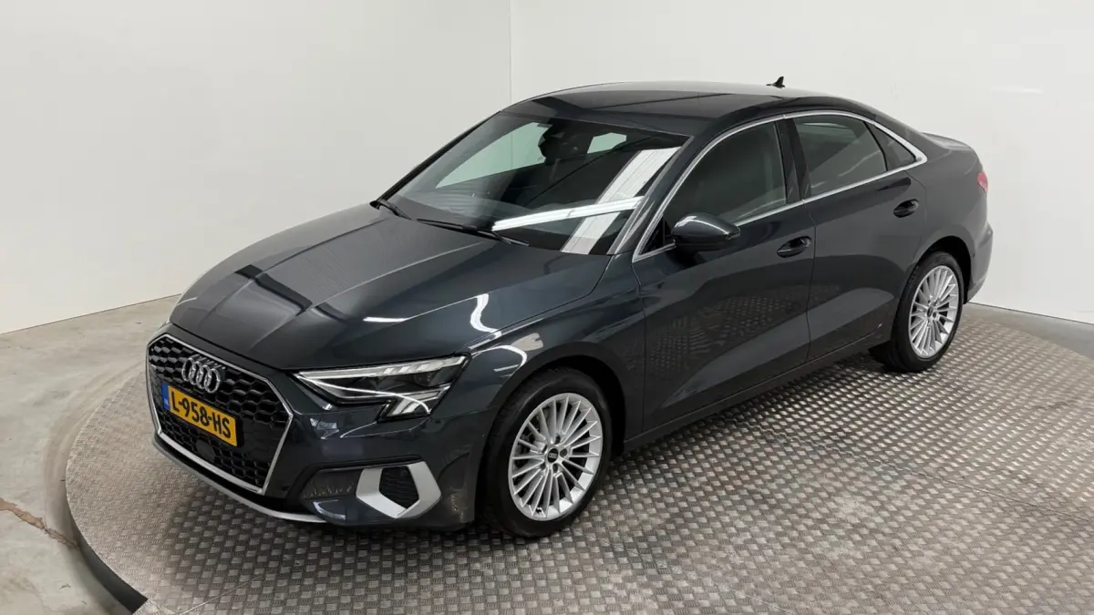 30 TFSI Business edition benzine automaat camera parkeersensoren carplay led