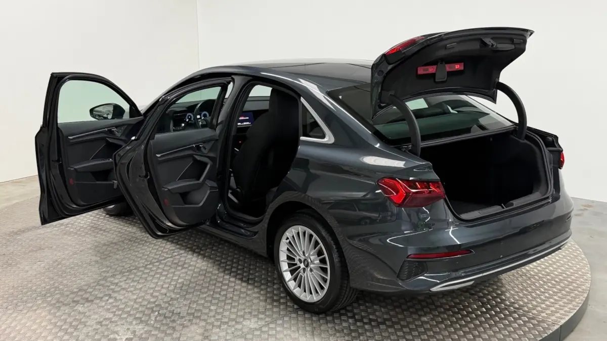 30 TFSI Business edition benzine automaat camera parkeersensoren carplay led