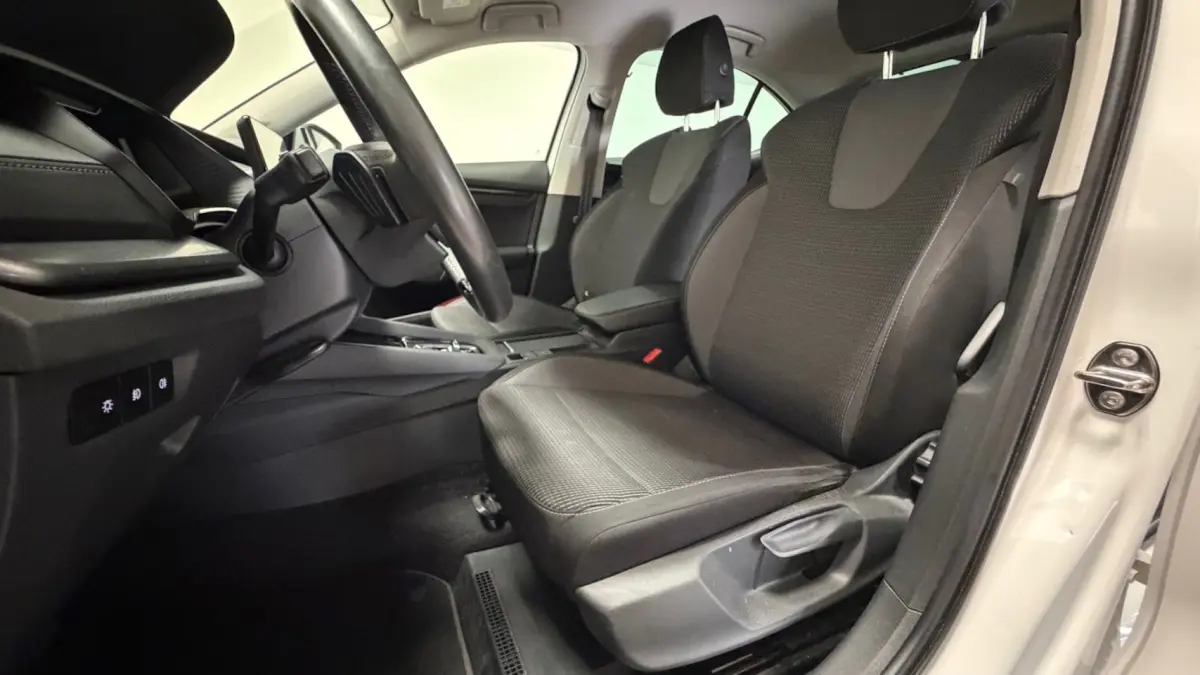 1.0 e-TSI Business Edition Benzine automaat navigatie carplay cruisecontrole airco