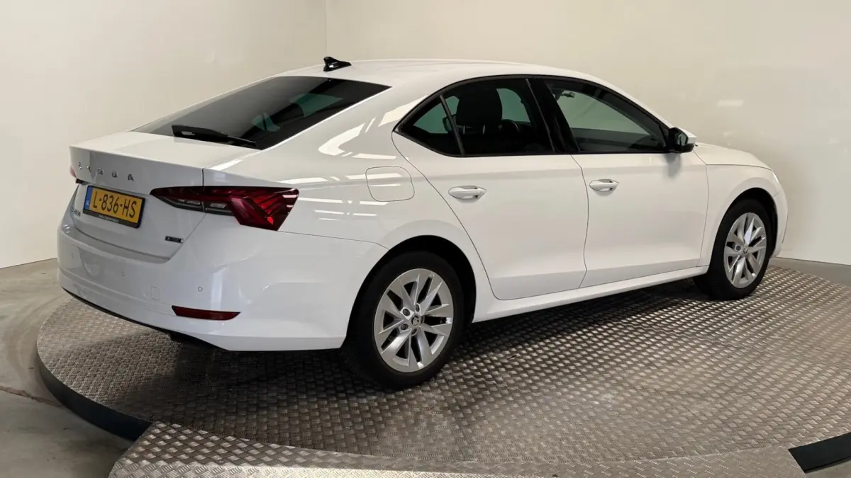1.0 e-TSI Business Edition Benzine automaat navigatie carplay cruisecontrole airco