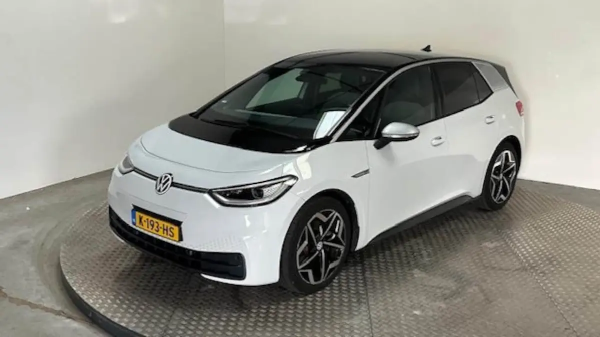 First Plus 58 kWh parkeersensoren stoelverwarming camera navigatie led