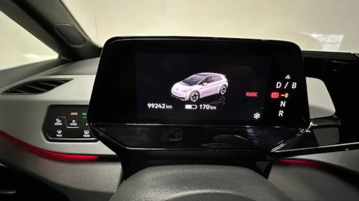 First Plus 58 kWh parkeersensoren stoelverwarming camera navigatie led