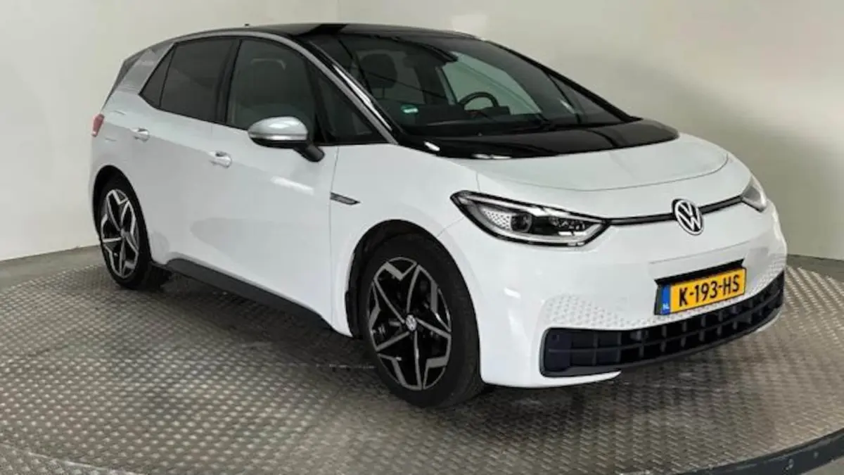 First Plus 58 kWh parkeersensoren stoelverwarming camera navigatie led