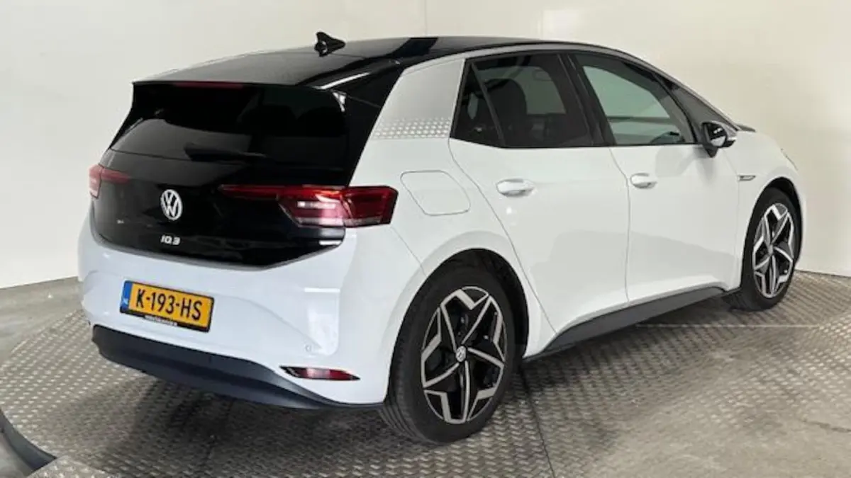 First Plus 58 kWh parkeersensoren stoelverwarming camera navigatie led