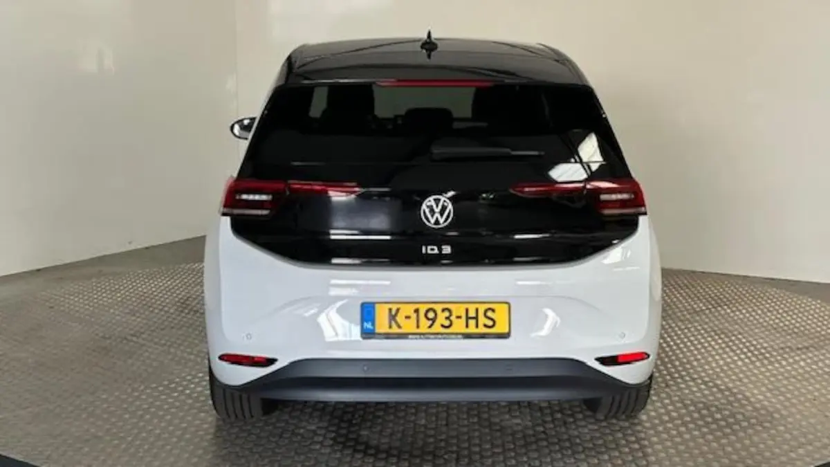 First Plus 58 kWh parkeersensoren stoelverwarming camera navigatie led