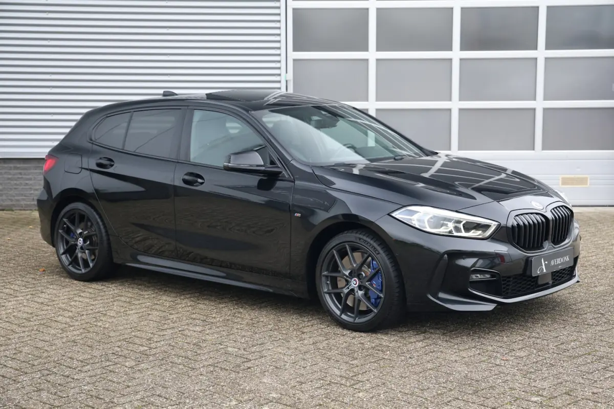 118i M-Sport Aut. NAP|Pano|Stoelvw|Cam|Trekhaak|Leder