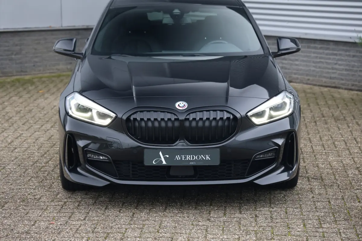 118i M-Sport Aut. NAP|Pano|Stoelvw|Cam|Trekhaak|Leder