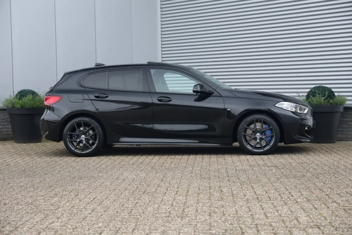 118i M-Sport Aut. NAP|Pano|Stoelvw|Cam|Trekhaak|Leder