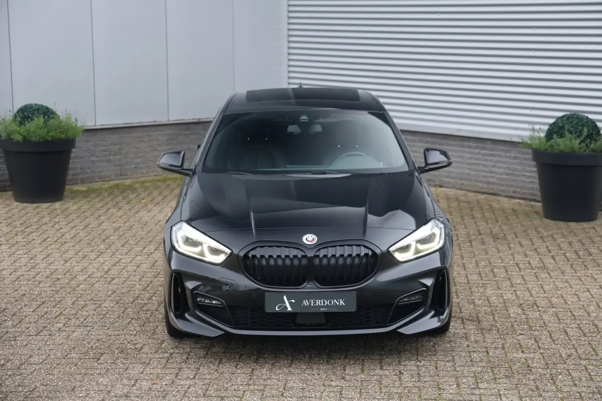 118i M-Sport Aut. NAP|Pano|Stoelvw|Cam|Trekhaak|Leder