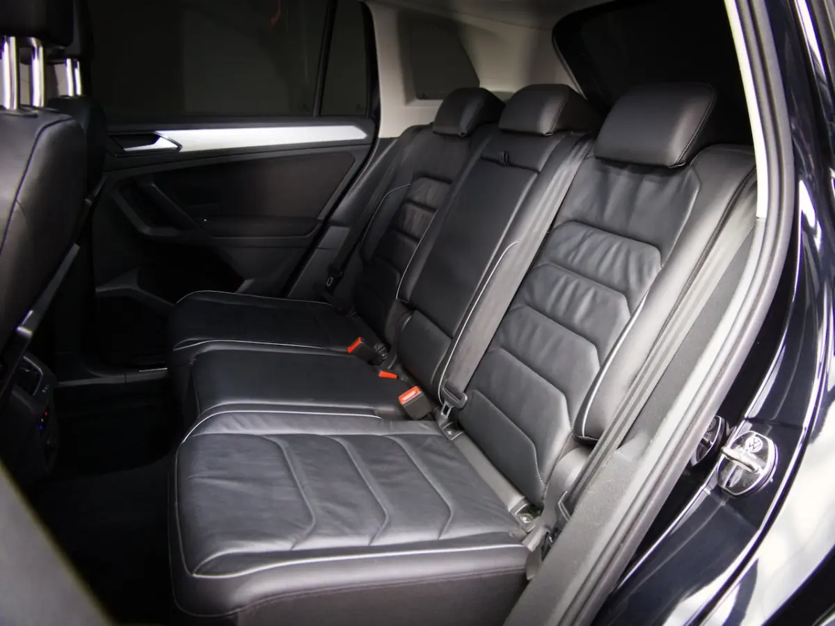 1.4 TSI ACT Connected Series R-Line (APPLE CARPLAY/ANDROID AUTO, SPORTSTOELEN LEDER, ACHTE
