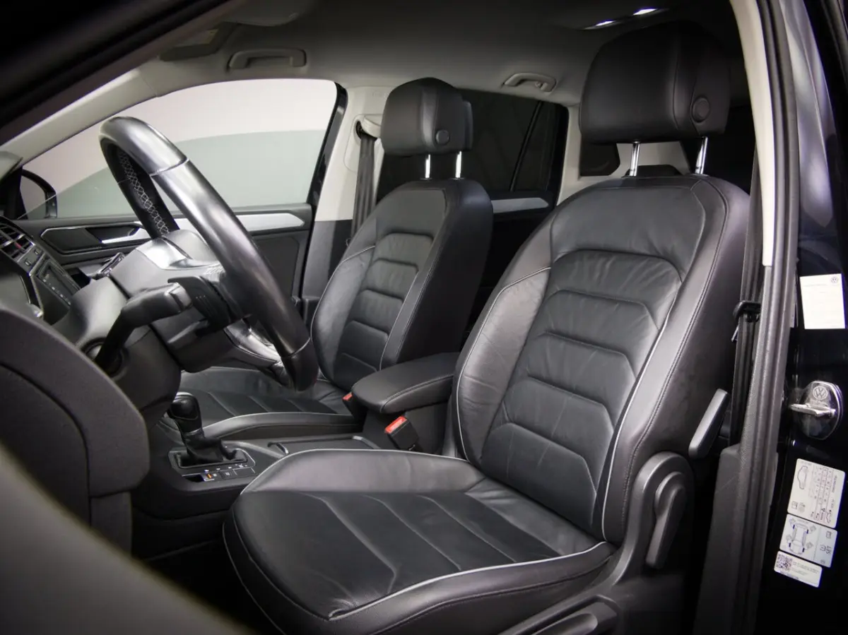 1.4 TSI ACT Connected Series R-Line (APPLE CARPLAY/ANDROID AUTO, SPORTSTOELEN LEDER, ACHTE