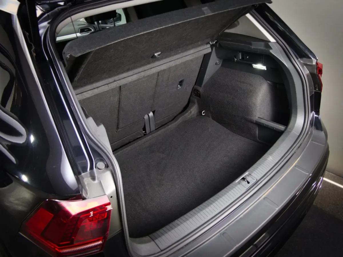 1.4 TSI ACT Connected Series R-Line (APPLE CARPLAY/ANDROID AUTO, SPORTSTOELEN LEDER, ACHTE