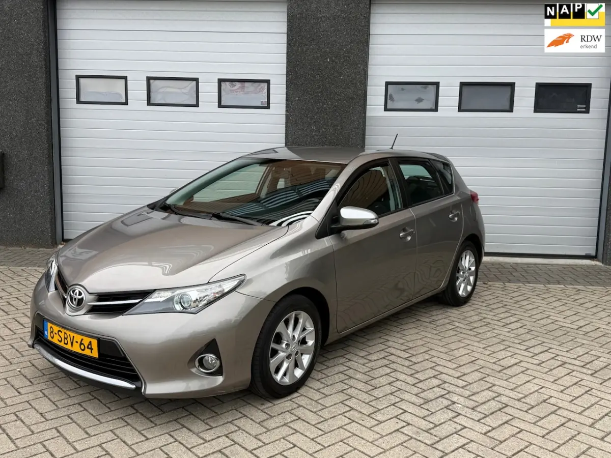 Toyota Auris 2013 Benzine Handgeschakeld leasen