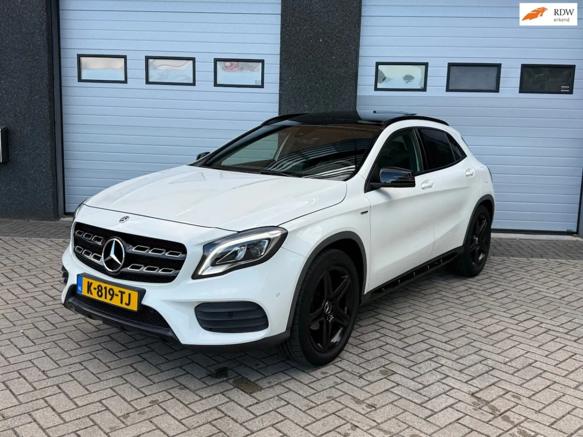 200 Premium Plus AMG/PANO/TREKHAAK/CRUISE
