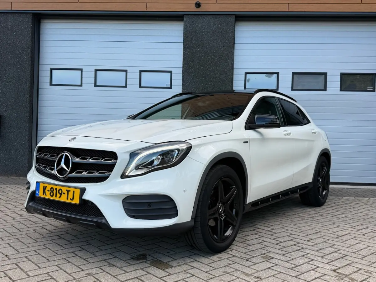200 Premium Plus AMG/PANO/TREKHAAK/CRUISE