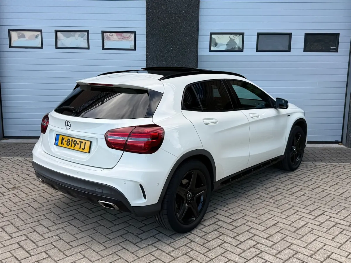 200 Premium Plus AMG/PANO/TREKHAAK/CRUISE
