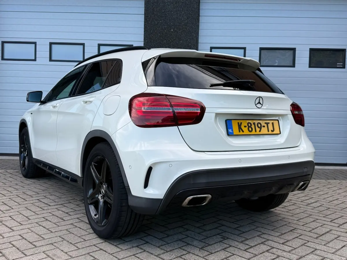 200 Premium Plus AMG/PANO/TREKHAAK/CRUISE
