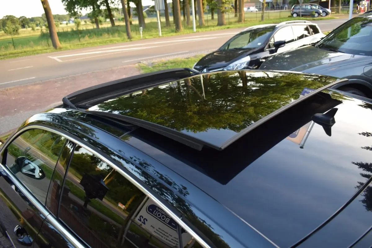 2.0 TSI R-LINE PANO DAK/ADAP CRUISE/NAVI/AIRCO-ECC/CARPLAY/CAMERA/XENON/BLUETOOTHTREKH/PDC