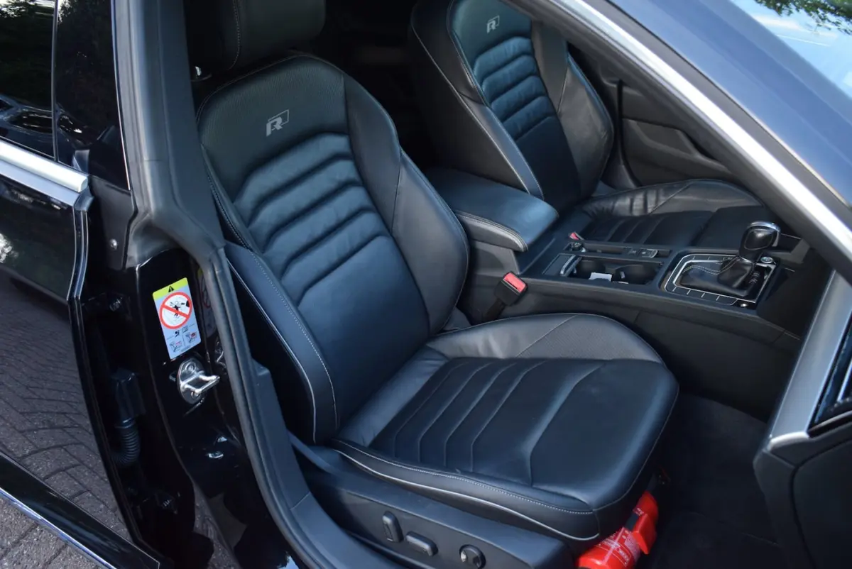 2.0 TSI R-LINE PANO DAK/ADAP CRUISE/NAVI/AIRCO-ECC/CARPLAY/CAMERA/XENON/BLUETOOTHTREKH/PDC