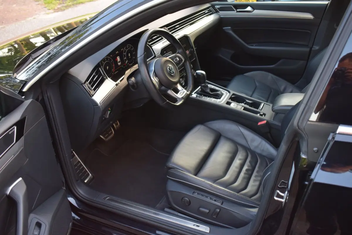 2.0 TSI R-LINE PANO DAK/ADAP CRUISE/NAVI/AIRCO-ECC/CARPLAY/CAMERA/XENON/BLUETOOTHTREKH/PDC