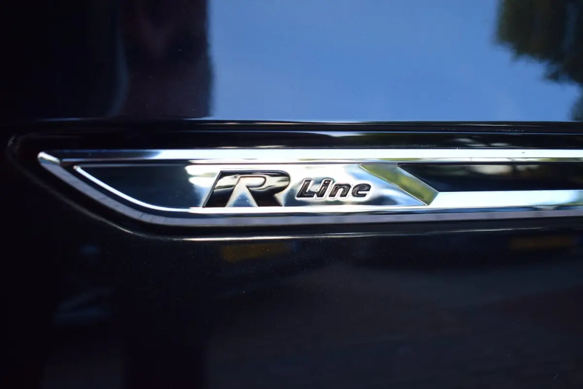 2.0 TSI R-LINE PANO DAK/ADAP CRUISE/NAVI/AIRCO-ECC/CARPLAY/CAMERA/XENON/BLUETOOTHTREKH/PDC