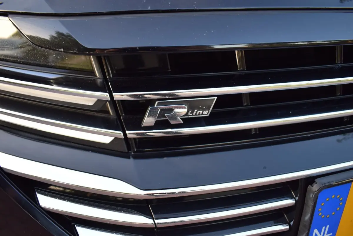 2.0 TSI R-LINE PANO DAK/ADAP CRUISE/NAVI/AIRCO-ECC/CARPLAY/CAMERA/XENON/BLUETOOTHTREKH/PDC