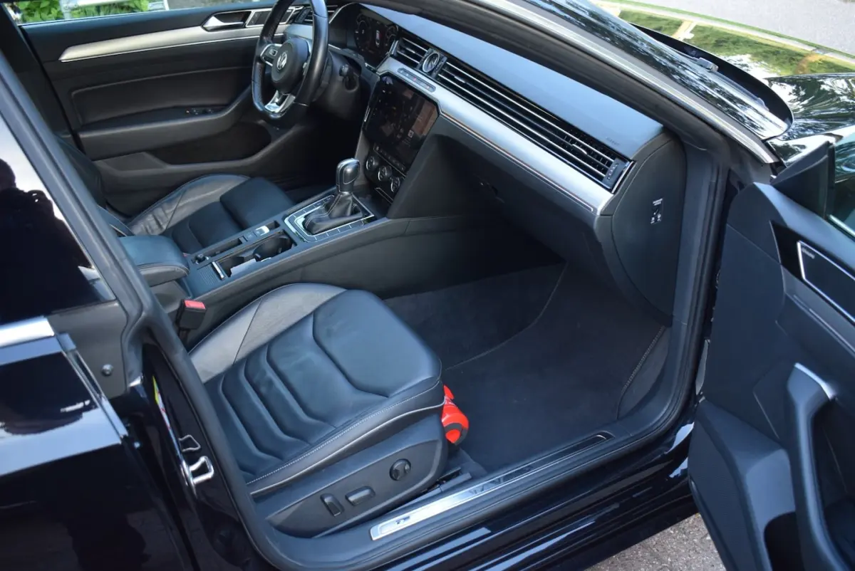 2.0 TSI R-LINE PANO DAK/ADAP CRUISE/NAVI/AIRCO-ECC/CARPLAY/CAMERA/XENON/BLUETOOTHTREKH/PDC