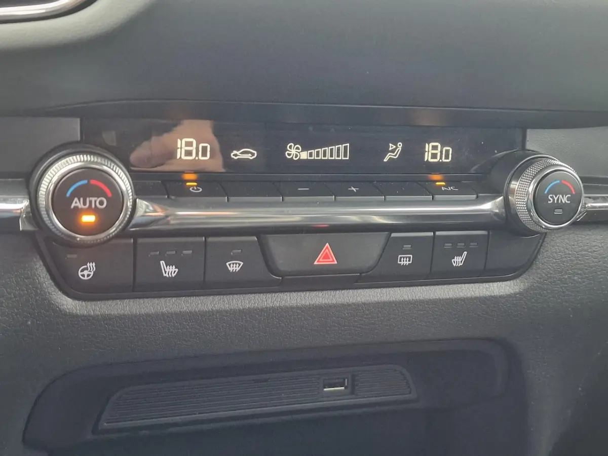 2.0 e-SkyActiv-X Comfort AUTOMAAT*Navigatie*Camera*PDC*Climate control*Cruise control