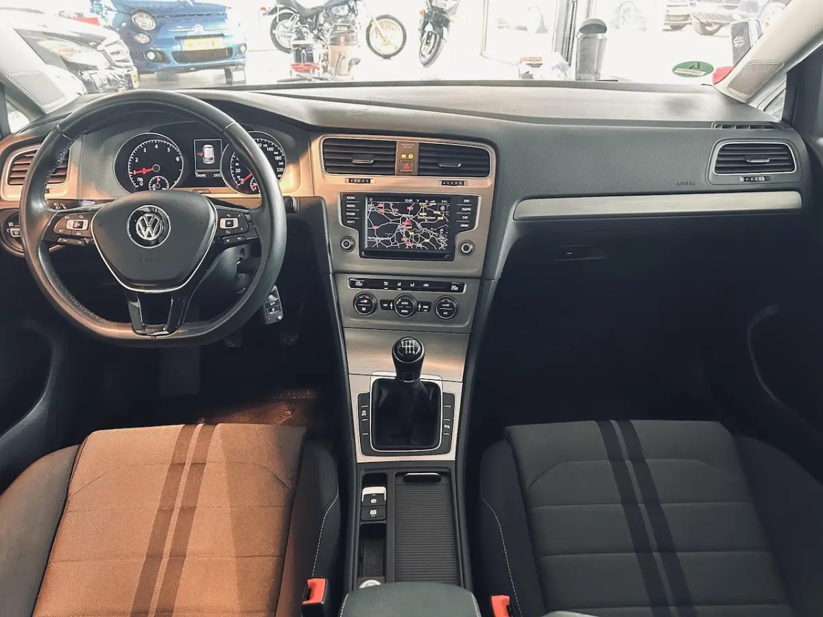 1.0 TSI /CAMERA/PDC/NAVI FULL MAP/CRUISE/ECC/SPORTSTOELEN