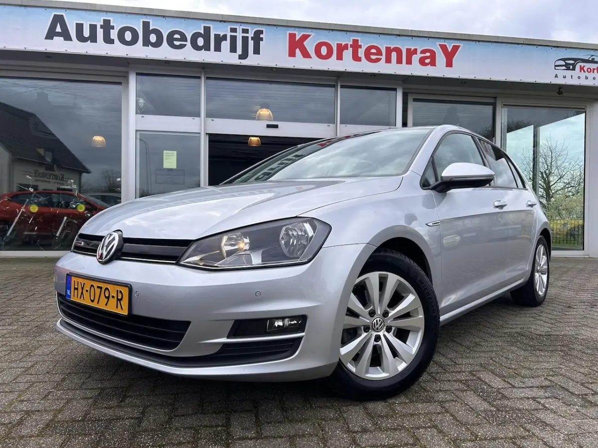 1.0 TSI /CAMERA/PDC/NAVI FULL MAP/CRUISE/ECC/SPORTSTOELEN