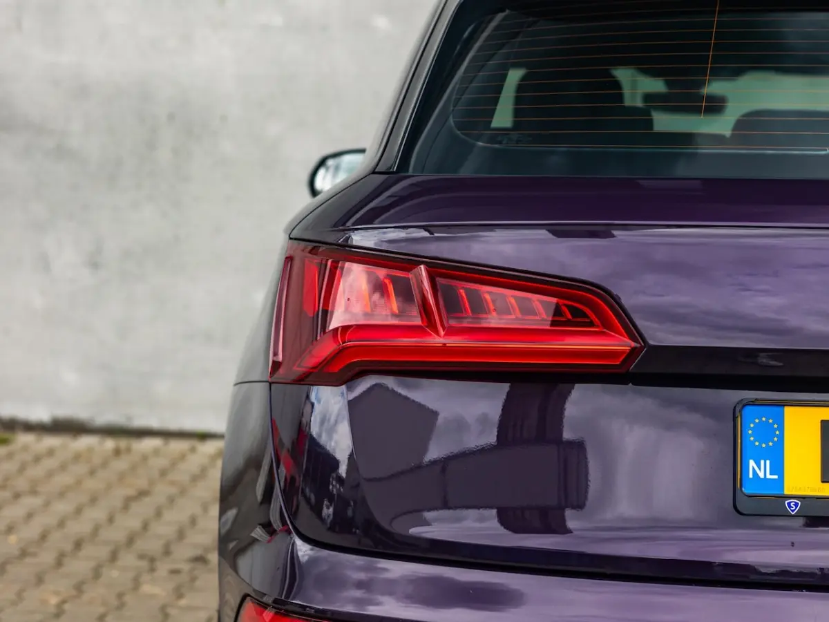 55 TFSI e Quattro Competition Exclusive Violett