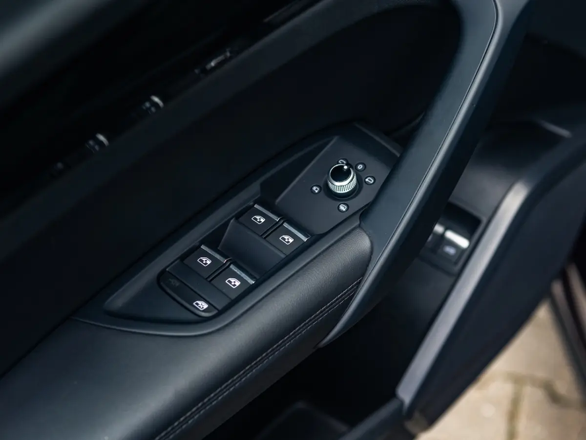 55 TFSI e Quattro Competition Exclusive Violett