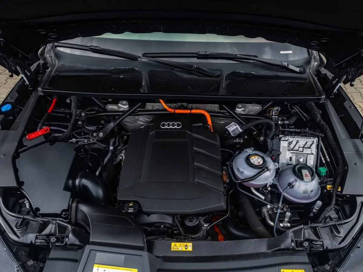 55 TFSI e Quattro Competition Exclusive Violett