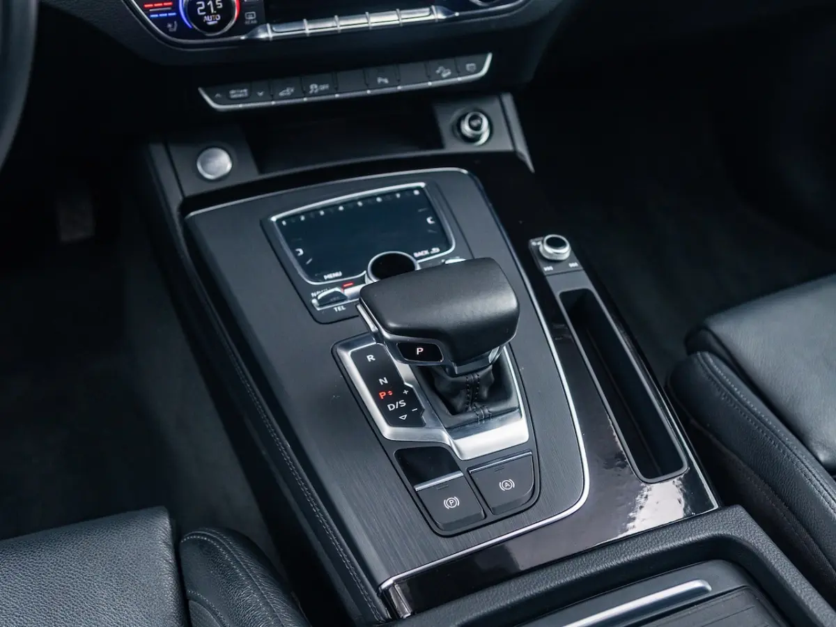 55 TFSI e Quattro Competition Exclusive Violett