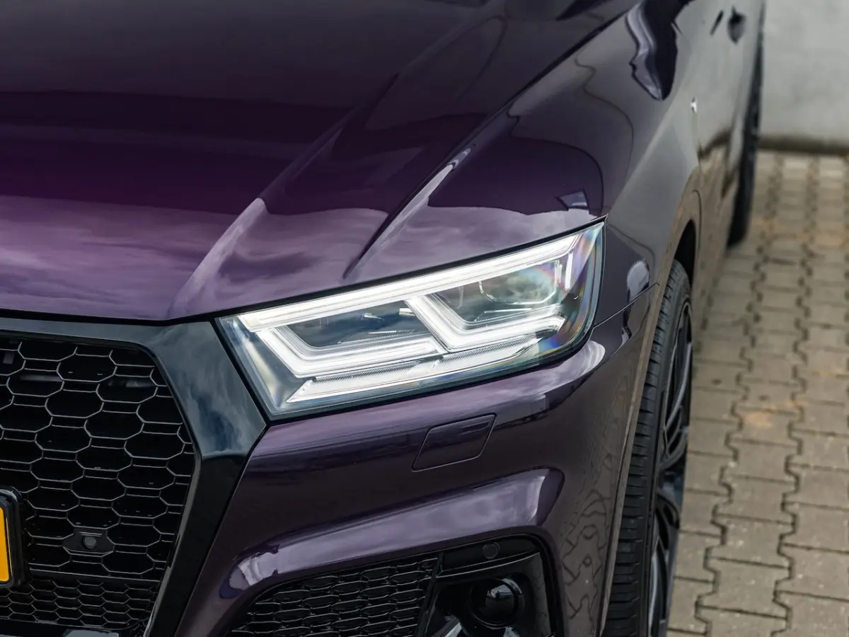 55 TFSI e Quattro Competition Exclusive Violett