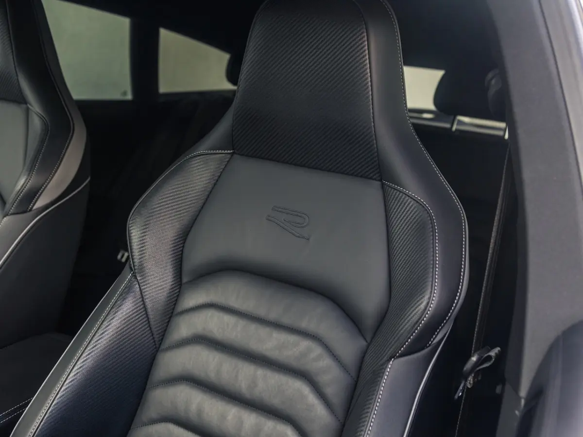 1.4 TSI eHybrid R-Line Business+ SOH 99.4% Sportstoelen 19inch Dealerauto