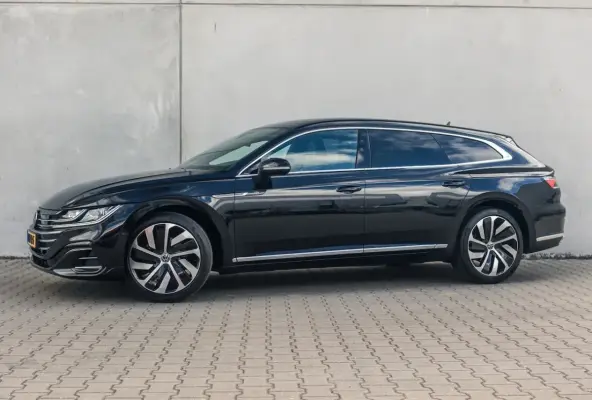 1.4 TSI eHybrid R-Line Business+ SOH 99.4% Sportstoelen 19inch Dealerauto