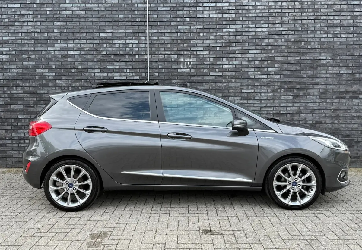 1.0 EcoBoost Vignale Nwe Distr|Panorama|B&O|Full Keyless|Carplay|Led & Xenon|Leder|17"
