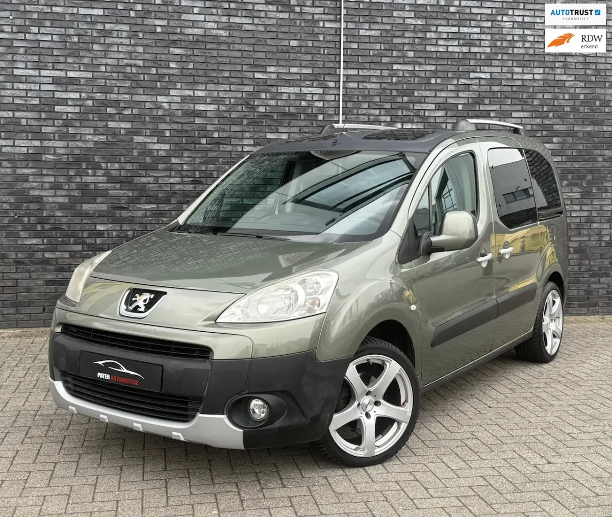 Peugeot Partner Tepee 2010 Benzine Handgeschakeld leasen