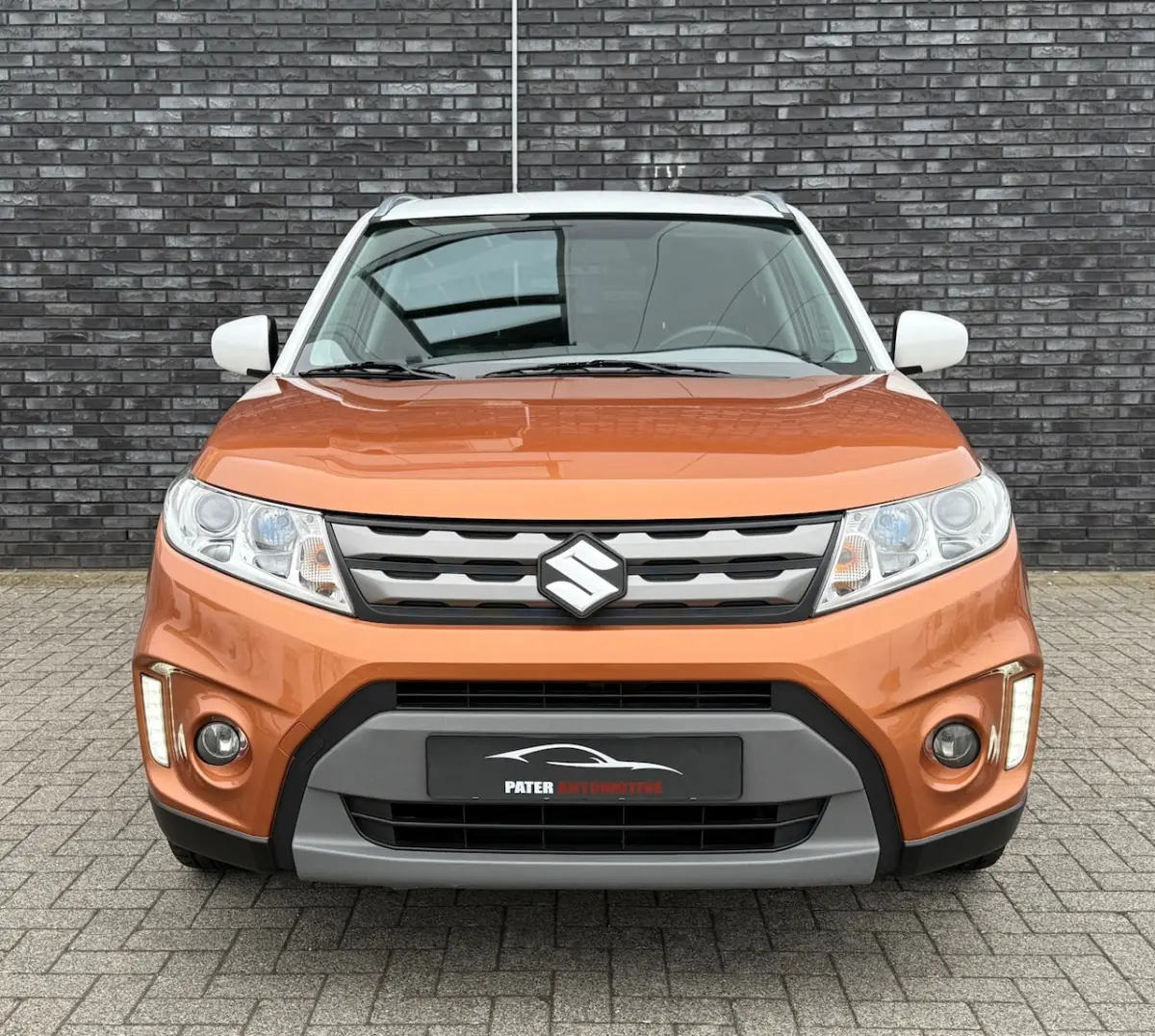 1.6 High Executive Two Tone|Camera|Cruise|Trekhaak|Stoelverwarming