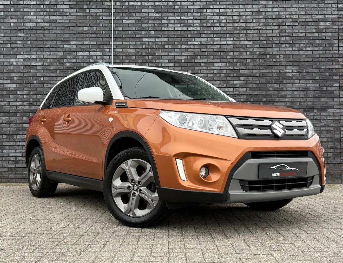 1.6 High Executive Two Tone|Camera|Cruise|Trekhaak|Stoelverwarming