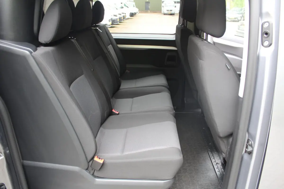 2.0 BlueHDi 145 S&S L2 145PK Automaat | Parkeercamera | Navigatie | Stoelverwarming