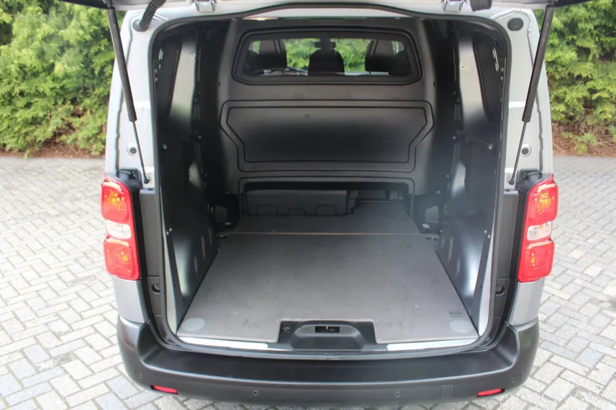 2.0 BlueHDi 145 S&S L2 145PK Automaat | Parkeercamera | Navigatie | Stoelverwarming