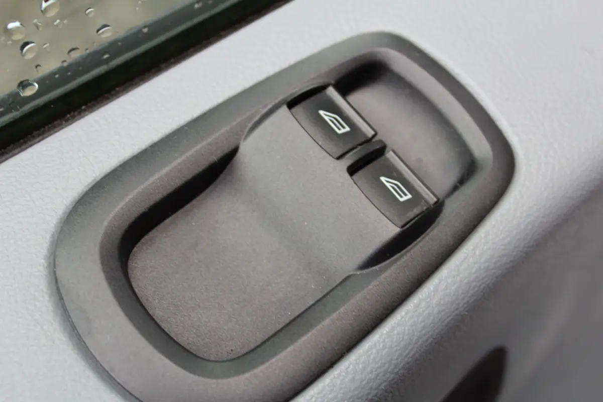 350 2.0 TDCI L2H2 Trend 131PK | Airco | Cruise Control | Navigatie | Camera | Inbouw
