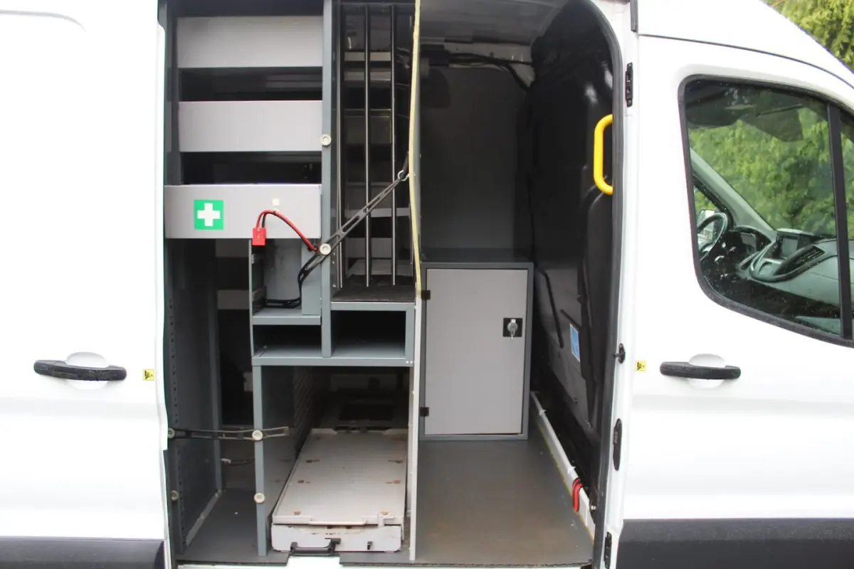 350 2.0 TDCI L2H2 Trend 131PK | Airco | Cruise Control | Navigatie | Camera | Inbouw