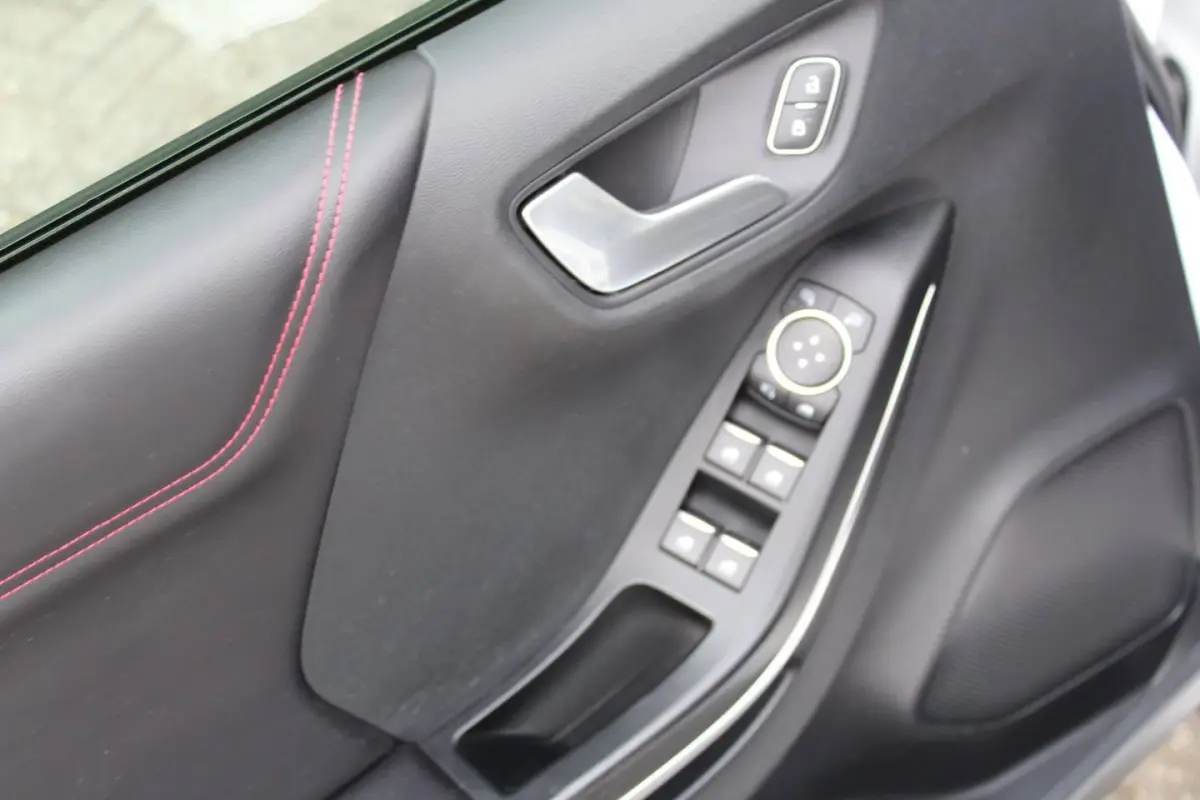 1.0 EcoBoost Hybrid ST-Line X 125PK | Parkeercamera | Cruise Control | Stoelverwarming | C