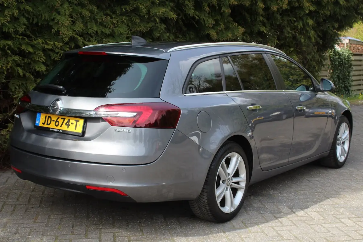 1.6 T Business+ 170PK | Lederen bekleding | Stoel/Stuurverwarming | Navigatie | Parkeersen